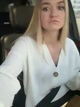 Snapshot of Devill_Angel_ chatting on 12.11.24 Devill Angel online show from 12.11.24