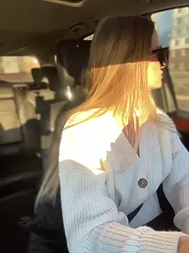 Snapshot of Devill_Angel_ chatting on 12.13.24 Devill Angel online show from 12.13.24