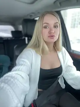 Snapshot of Devill_Angel_ chatting on 12.15.24 Devill Angel online show from 12.15.24