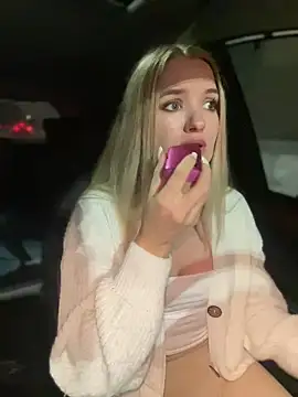 Snapshot of Devill_Angel_ chatting on 12.17.24 Devill Angel online show from 12.17.24