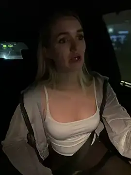 Snapshot of Devill_Angel_ chatting on 12.28.24 Devill Angel online show from 12.28.24