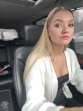 Snapshot of Devill_Angel_ chatting on 01.15.25 Devill Angel online show from 01.15.25