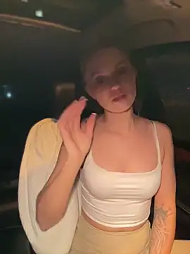 Snapshot of Devill_Angel_ chatting on 01.18.25 Devill Angel online show from 01.18.25