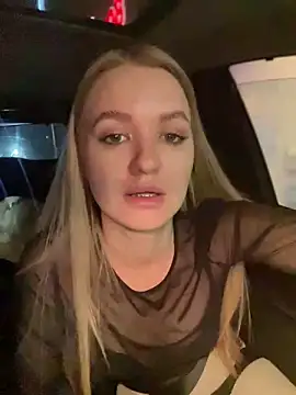 Snapshot of Devill_Angel_ chatting on 01.19.25 Devill Angel online show from 01.19.25