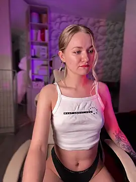 Snapshot of Devill_Angel_ chatting on 02.07.25 Devill Angel online show from 02.07.25