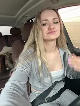 Snapshot of Devill_Angel_ chatting on 02.27.25 Devill Angel online show from 02.27.25