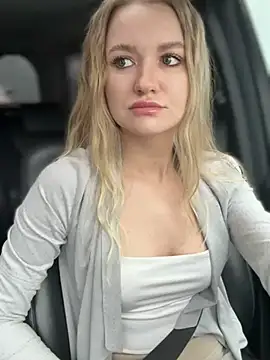 Snapshot of Devill_Angel_ chatting on 03.05.25 Devill Angel online show from 03.05.25