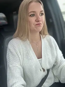 Snapshot of Devill_Angel_ chatting on 03.10.25 Devill Angel online show from 03.10.25