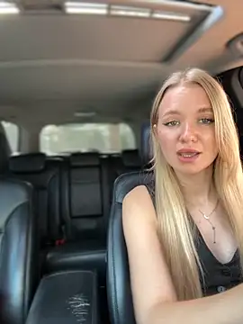 Snapshot of Devill_Angel_ chatting on 09.12.25 Devill Angel online show from 09.12.25