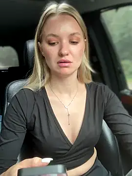 Snapshot of Devill_Angel_ chatting on 09.16.25 Devill Angel online show from 09.16.25