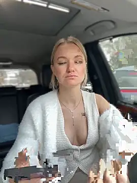 Snapshot of Devill_Angel_ chatting on 09.19.25 Devill Angel online show from 09.19.25