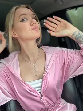 Snapshot of Devill_Angel_ chatting on 09.21.25 Devill Angel online show from 09.21.25