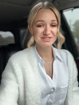 Snapshot of Devill_Angel_ chatting on 09.24.25 Devill Angel online show from 09.24.25