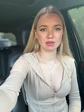 Snapshot of Devill_Angel_ chatting on 09.27.25 Devill Angel online show from 09.27.25