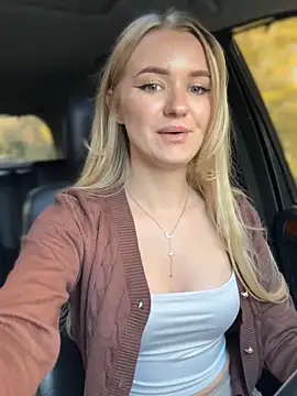 Snapshot of Devill_Angel_ chatting on 10.09.25 Devill Angel online show from 10.09.25