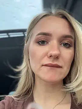 Snapshot of Devill_Angel_ chatting on 10.11.25 Devill Angel online show from 10.11.25