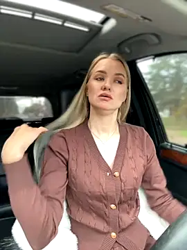 Snapshot of Devill_Angel_ chatting on 10.12.25 Devill Angel online show from 10.12.25