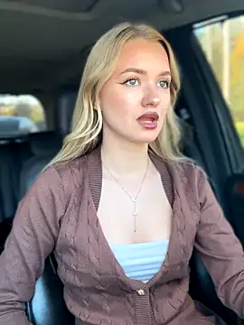 Snapshot of Devill_Angel_ chatting on 10.17.25 Devill Angel online show from 10.17.25