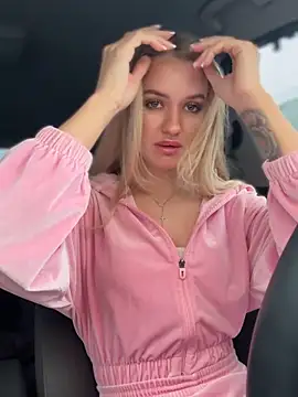 Snapshot of Devill_Angel_ chatting on 10.26.25 Devill Angel online show from 10.26.25