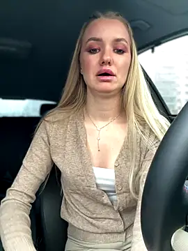 Snapshot of Devill_Angel_ chatting on 11.01.25 Devill Angel online show from 11.01.25