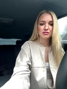 Snapshot of Devill_Angel_ chatting on 11.02.25 Devill Angel online show from 11.02.25