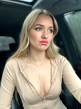 Snapshot of Devill_Angel_ chatting on 11.05.25 Devill Angel online show from 11.05.25