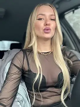 Snapshot of Devill_Angel_ chatting on 11.24.25 Devill Angel online show from 11.24.25