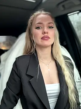 Snapshot of Devill_Angel_ chatting on 11.29.25 Devill Angel online show from 11.29.25