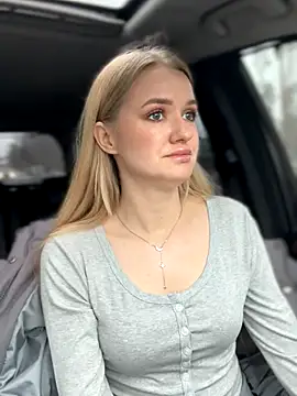 Snapshot of Devill_Angel_ chatting on 11.30.25 Devill Angel online show from 11.30.25