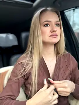 Snapshot of Devill_Angel_ chatting on 12.14.25 Devill Angel online show from 12.14.25