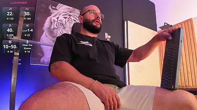 Luke  09 online show from 10.28.25