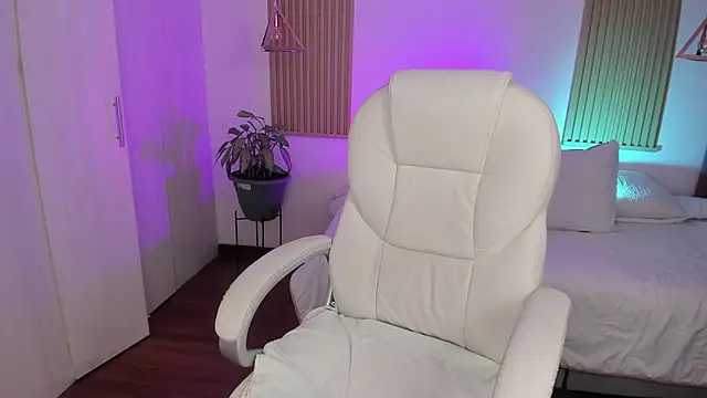 Kendall Bunnyy online show from 11.11.25