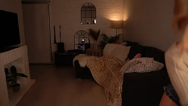 Heidi11 online show from 03.04.26