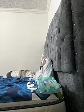 ZMalco2Hend8 online show from 04.21.26