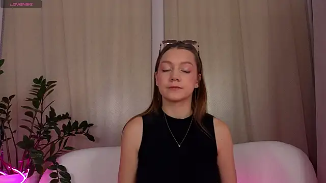 AliceBrayan online show from 03.17.25