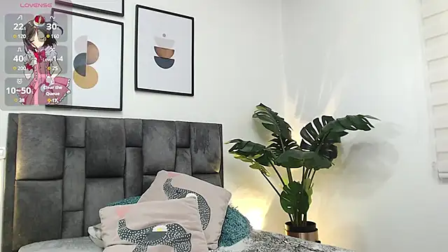 Snapshot of samy_l chatting on 02.20.25 samy l online show from 02.20.25