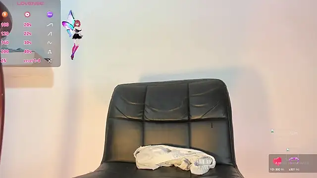 Snapshot of Sofia_Burbano chatting on 09.26.25 Sofia Burbano online show from 09.26.25