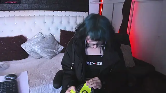 Snapshot of Ghosty_Doll chatting on 03.04.25 Ghosty Doll online show from 03.04.25