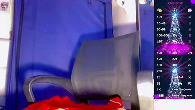 Snapshot of nicol_gill_ chatting on 12.06.24 nicol gill online show from 12.06.24