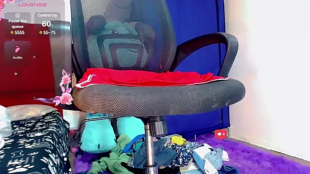 Snapshot of nicol_gill_ chatting on 01.27.25 nicol gill online show from 01.27.25