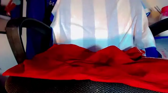 Snapshot of nicol_gill_ chatting on 02.06.25 nicol gill online show from 02.06.25