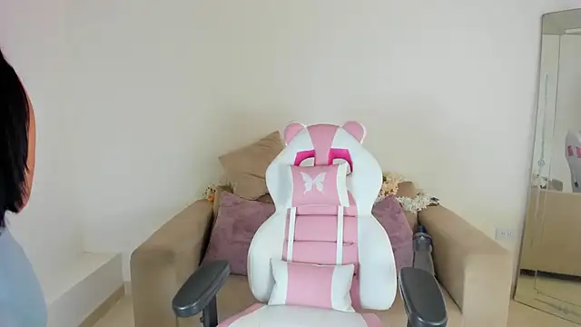 Charlotte cowell sub1  online show from 01.16.25