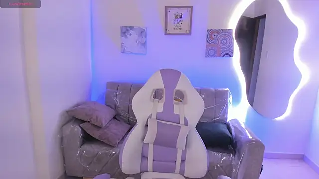 Charlotte cowell sub1  online show from 12.17.25