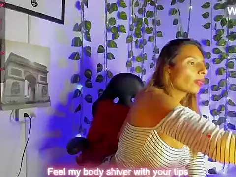 Snapshot of mykaelahoney chatting on 09.10.25 mykaelahoney online show from 09.10.25