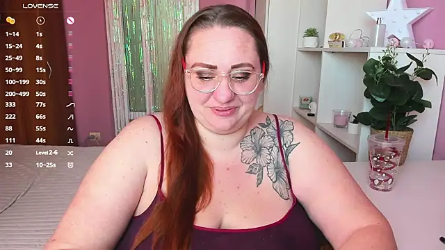 Snapshot of lovely_adelle chatting on 12.19.24 lovely adelle online show from 12.19.24