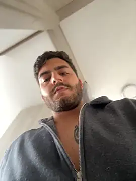 Snapshot of thomas_gun chatting on 10.26.25 thomas gun online show from 10.26.25