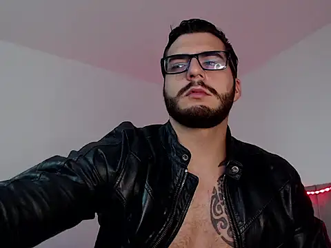 Snapshot of thomas_gun chatting on 11.10.25 thomas gun online show from 11.10.25