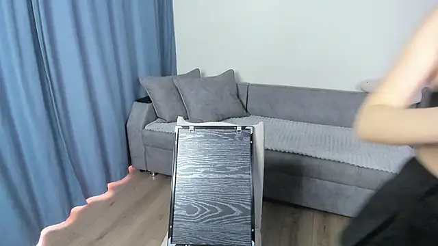 RileyMee online show from 01.12.25