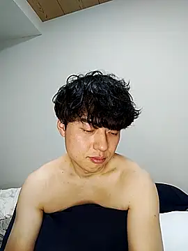 whitebriefboy online show from 02.28.25