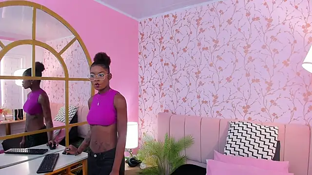 Snapshot of amber-hill chatting on 02.25.25 amber-hill online show from 02.25.25